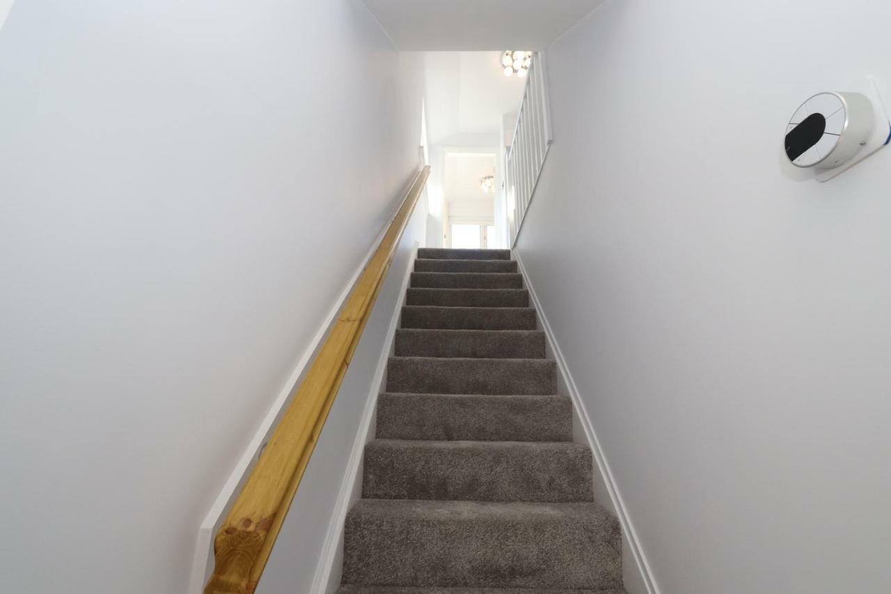 Dunfermline - Luxury 3 Bedroom 2 Bathroom Detached House With Garden Exterior foto