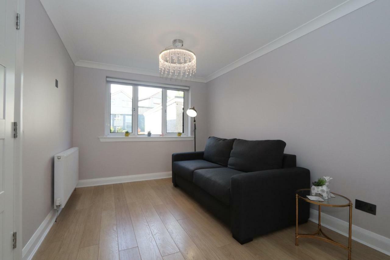 Dunfermline - Luxury 3 Bedroom 2 Bathroom Detached House With Garden Exterior foto